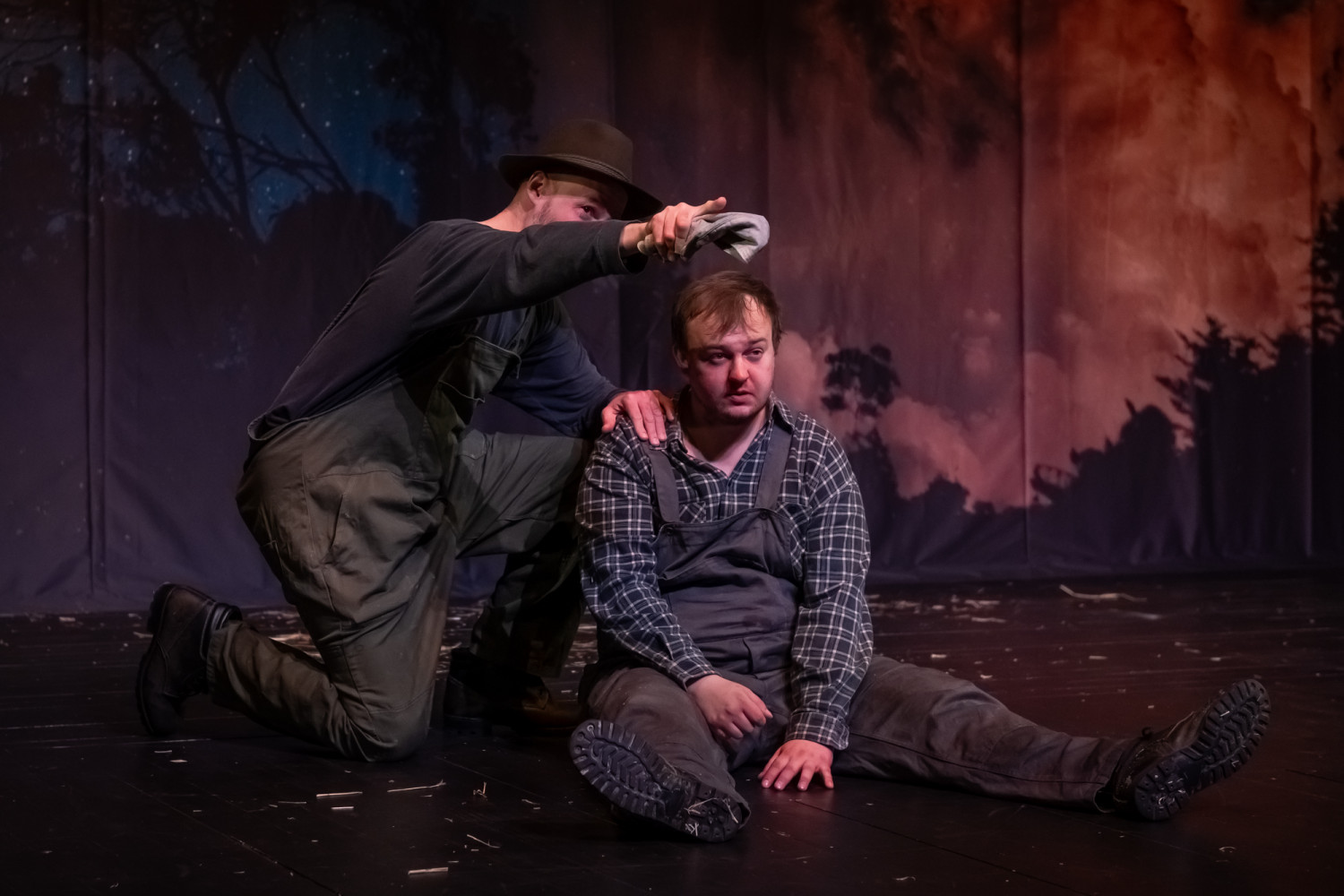 Steinbeckův příběh o přátelství a lidské důstojnosti ožívá 